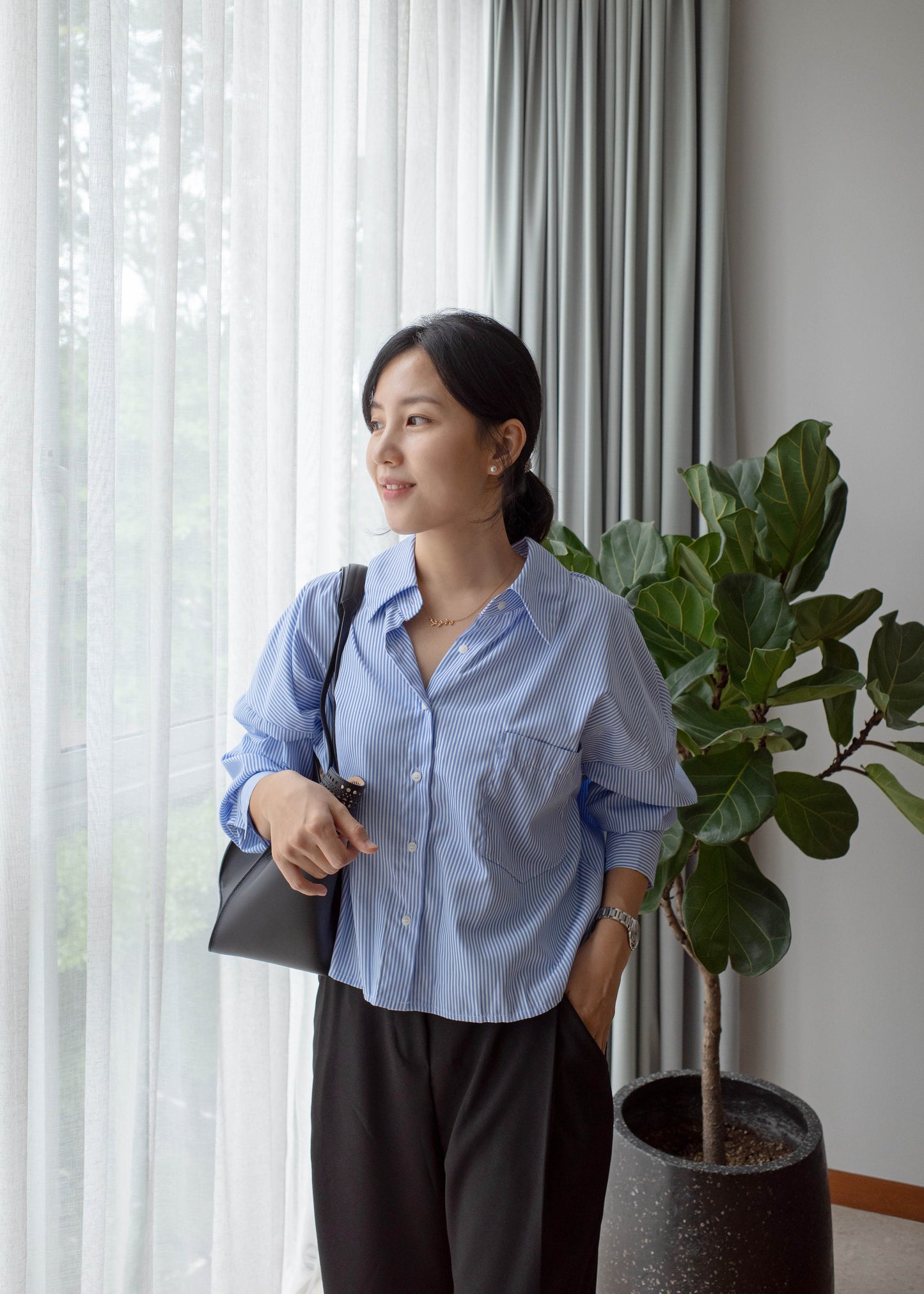 Back pleated shirt