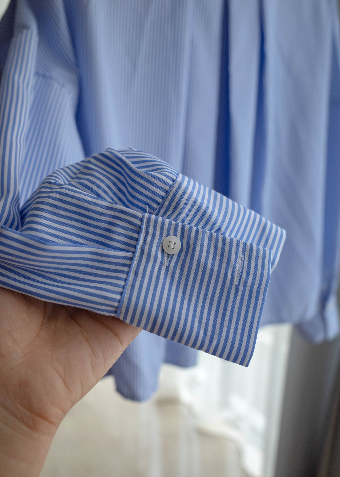 Back pleated shirt