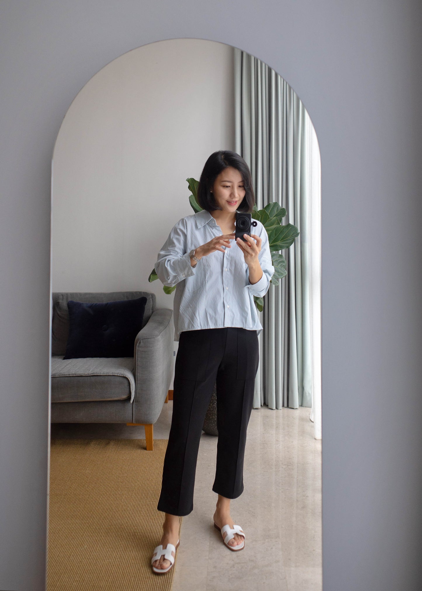 Back pleated shirt