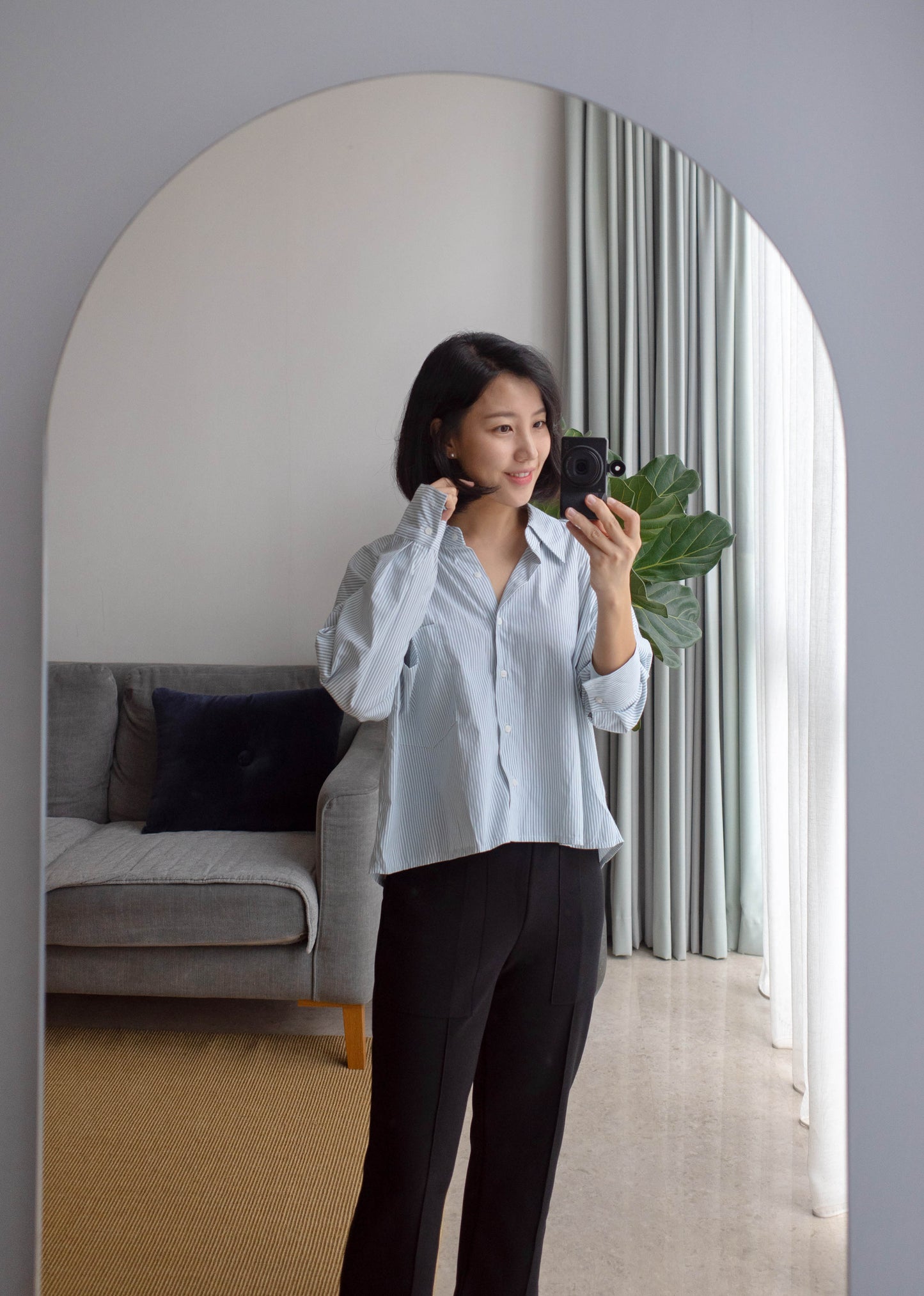 Back pleated shirt