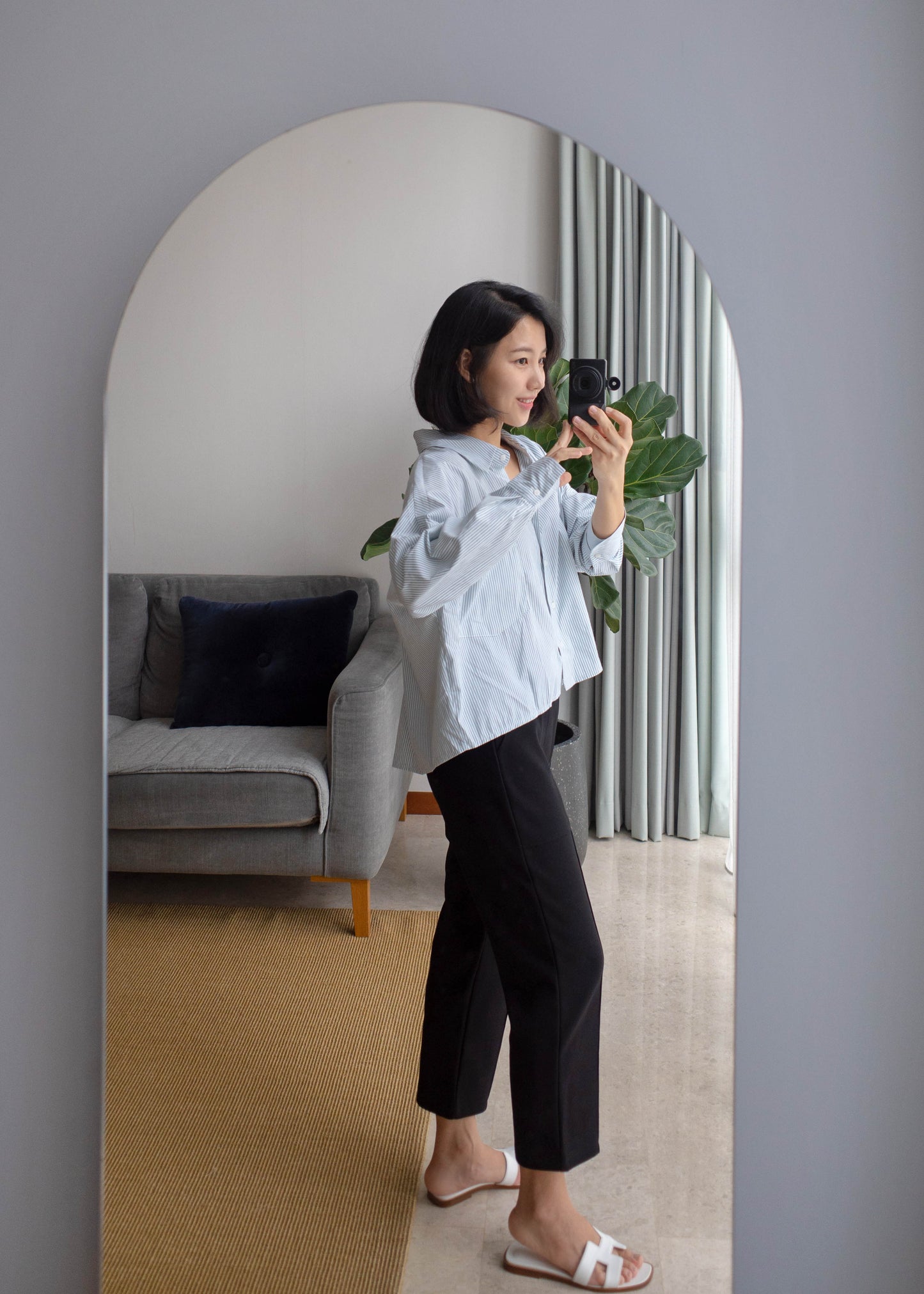 Back pleated shirt