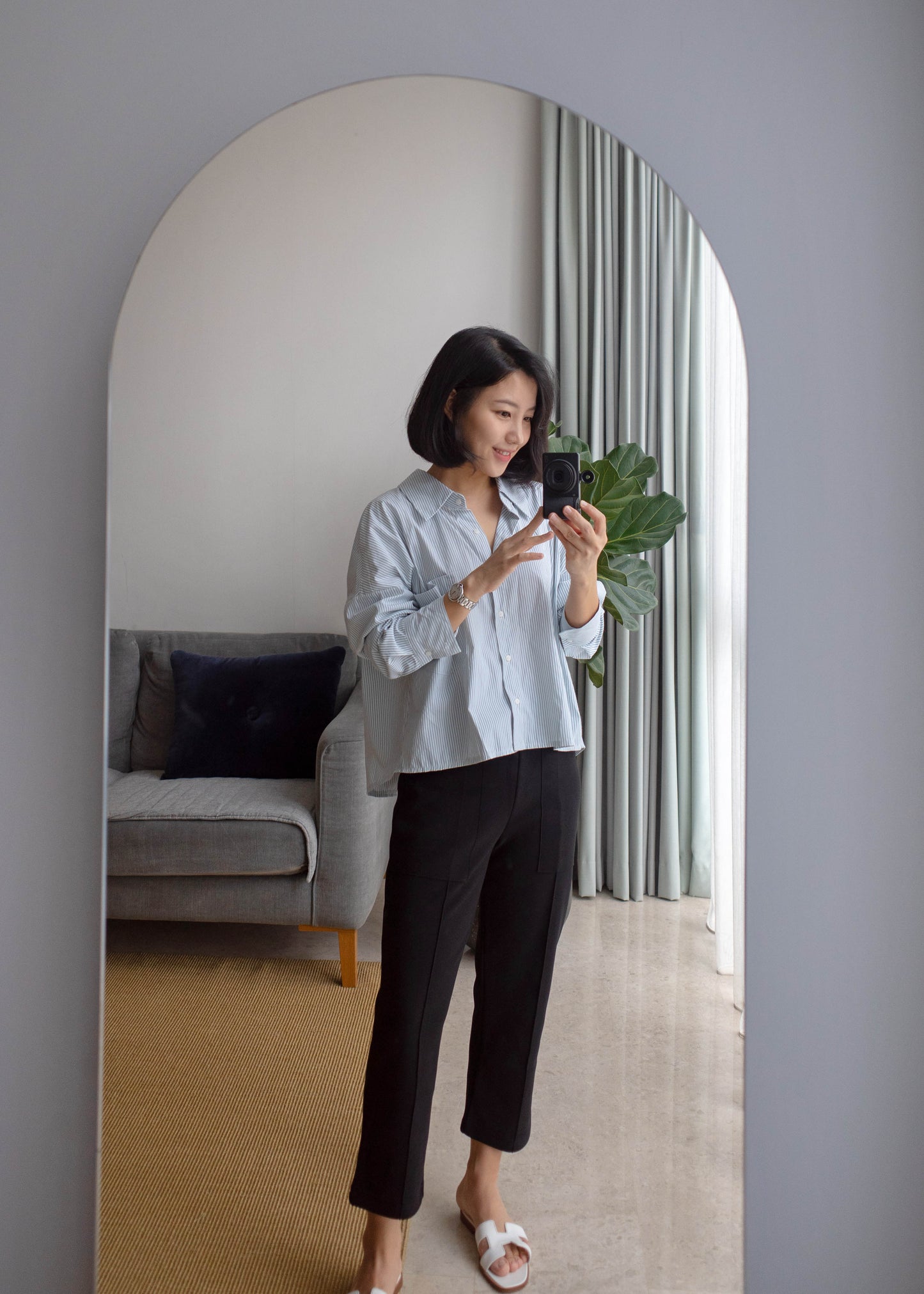 Back pleated shirt