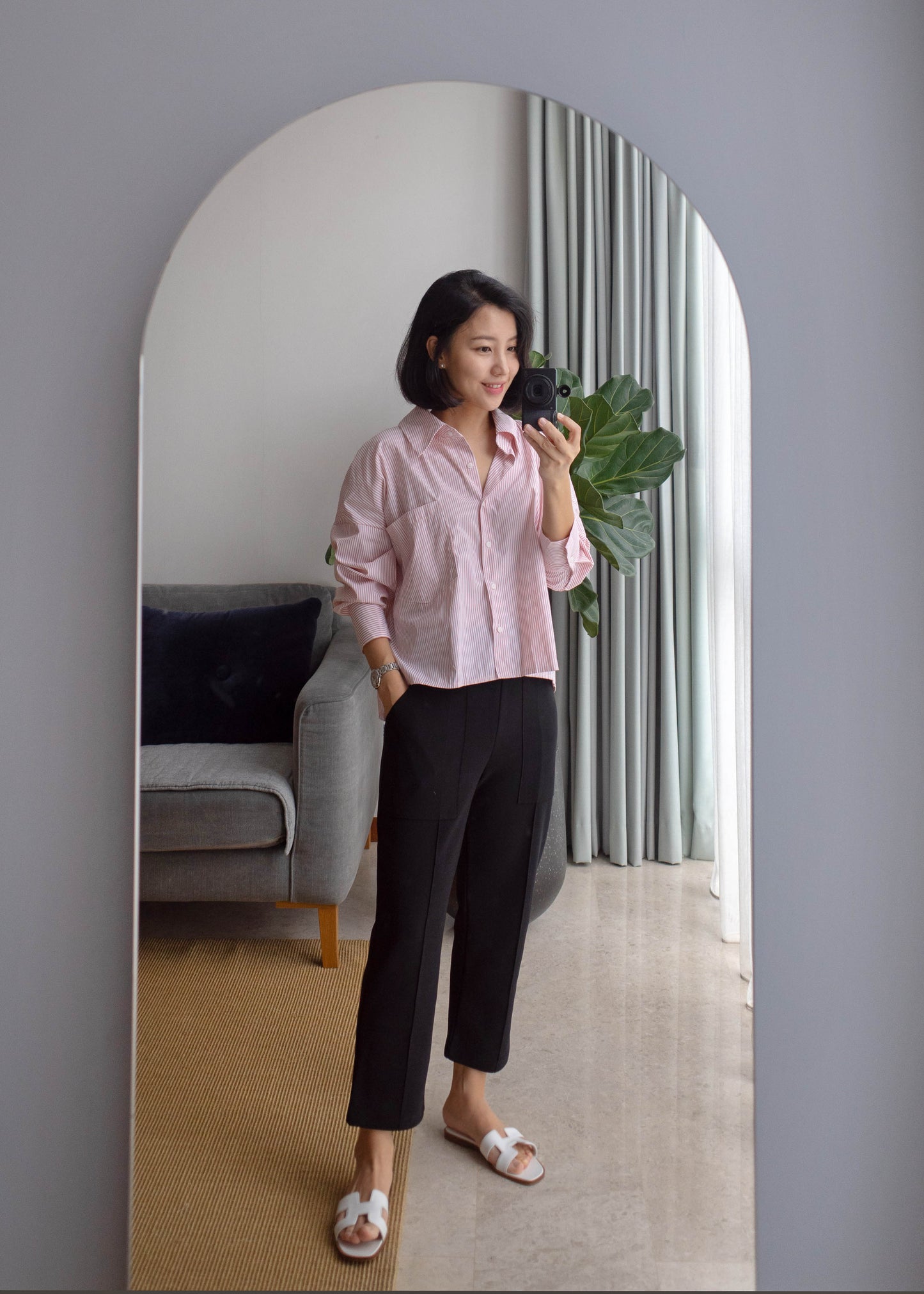 Back pleated shirt