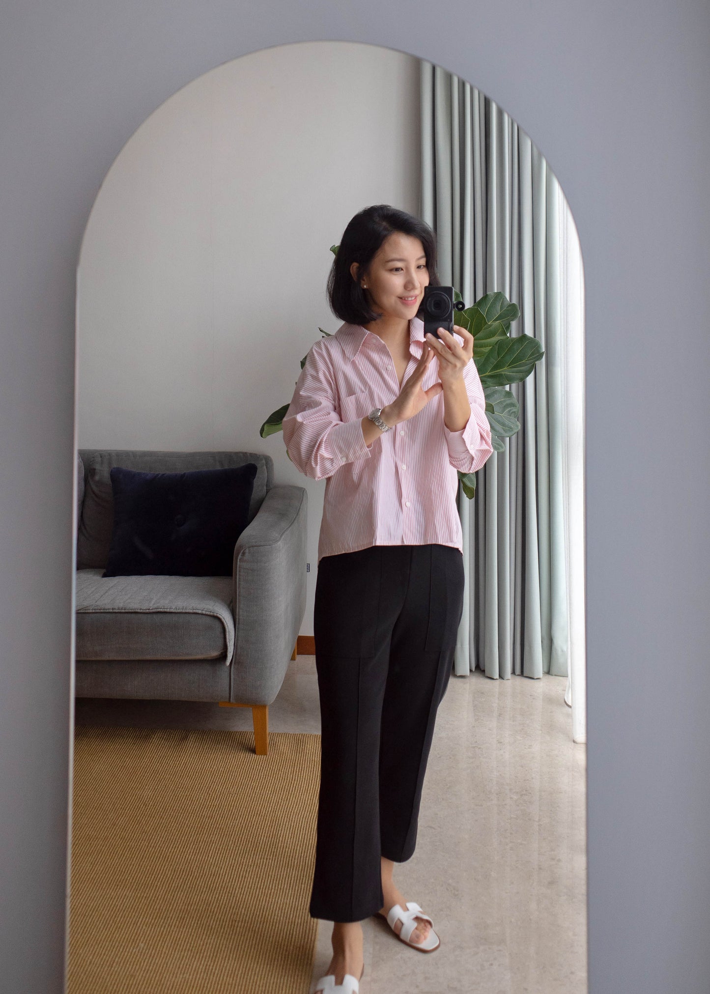 Back pleated shirt