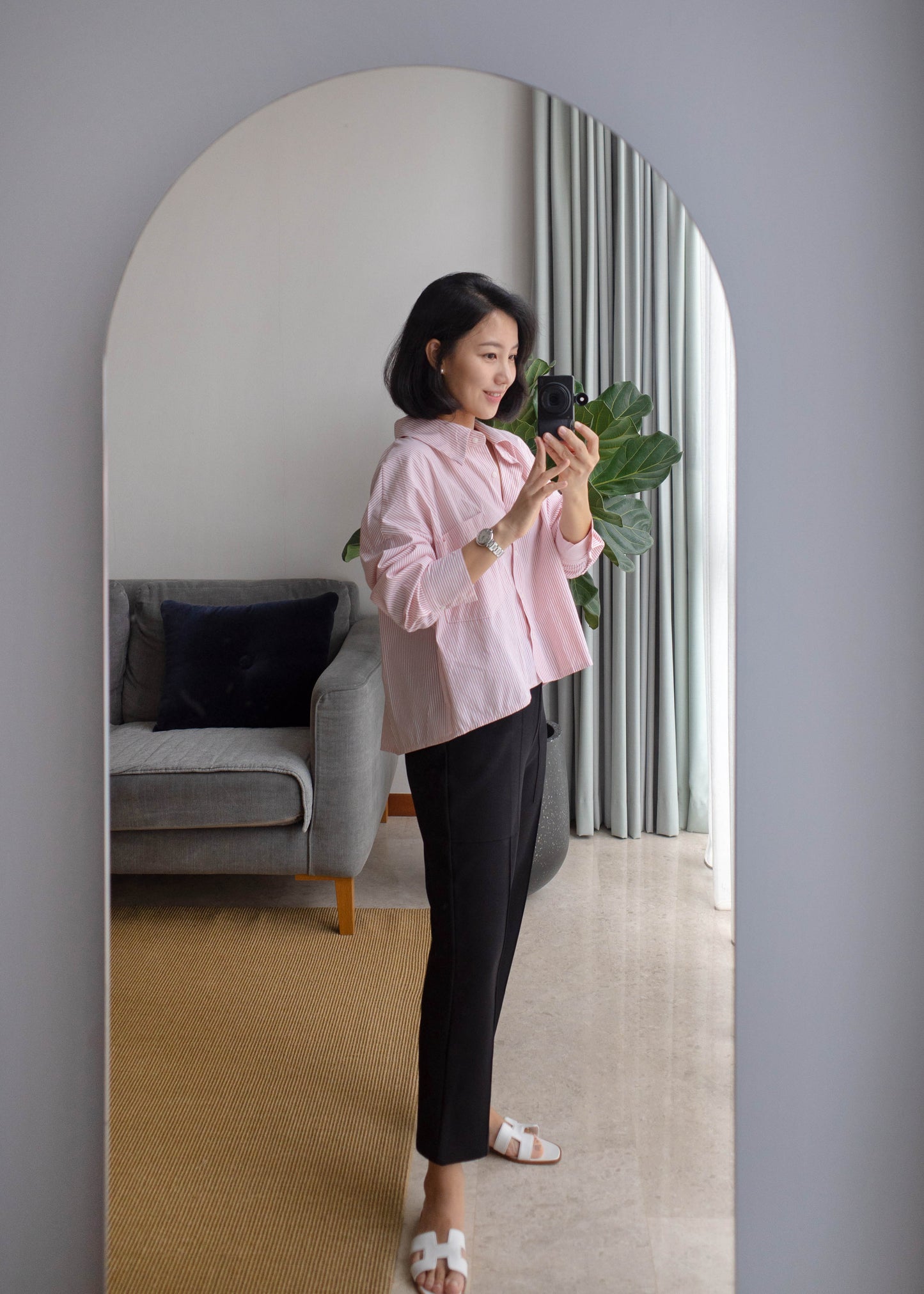 Back pleated shirt