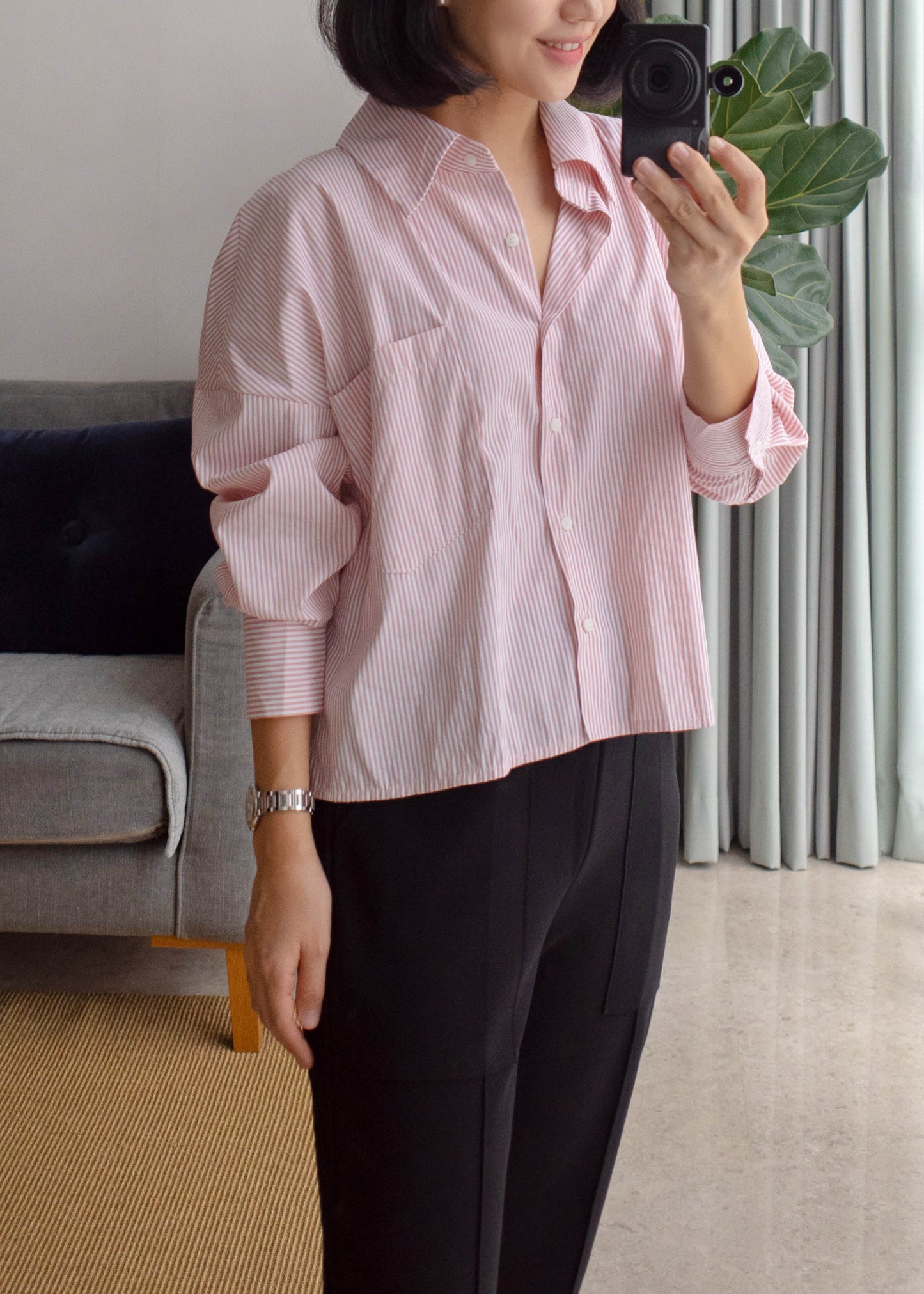 Back pleated shirt