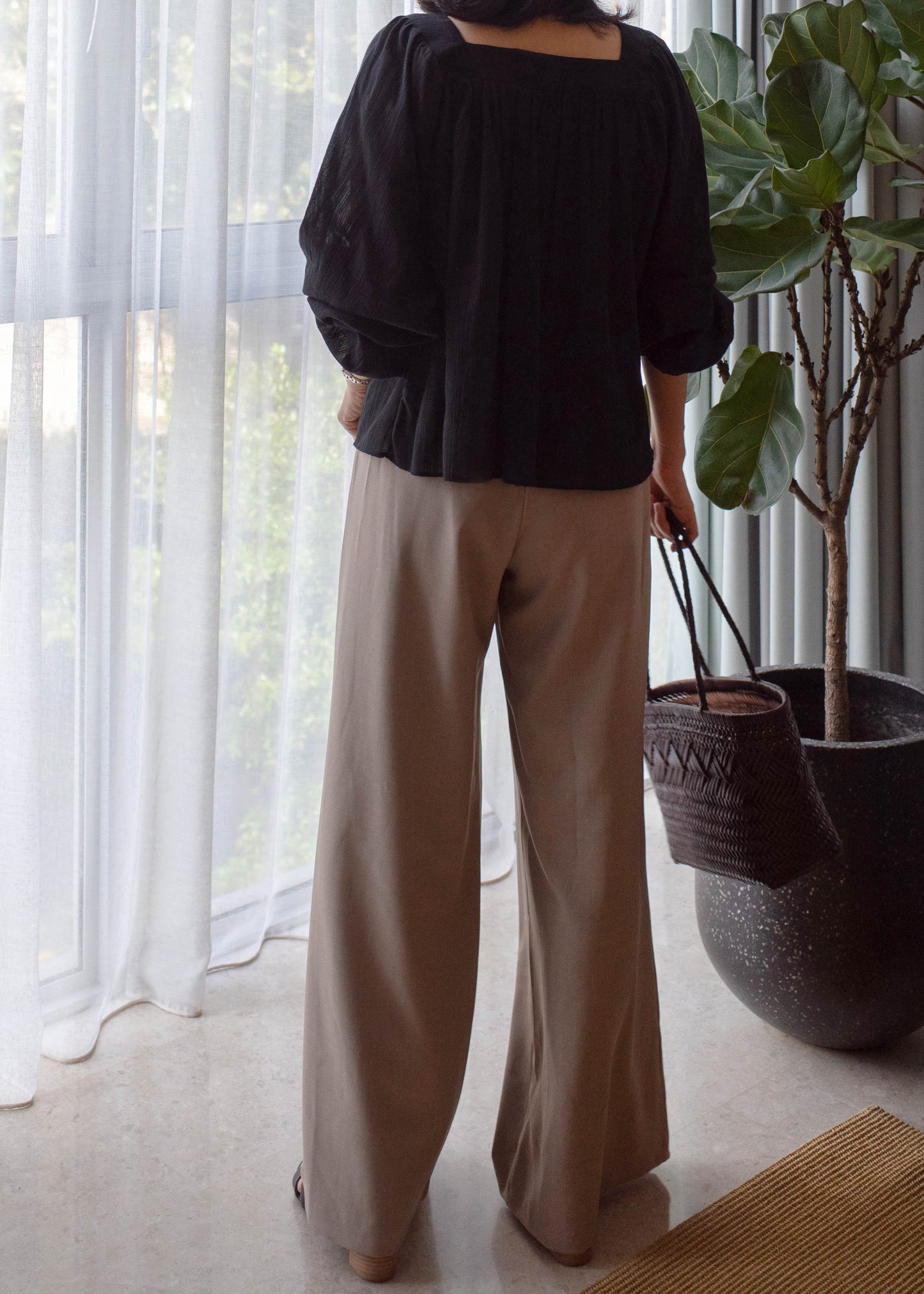 Balloon square neck blouse