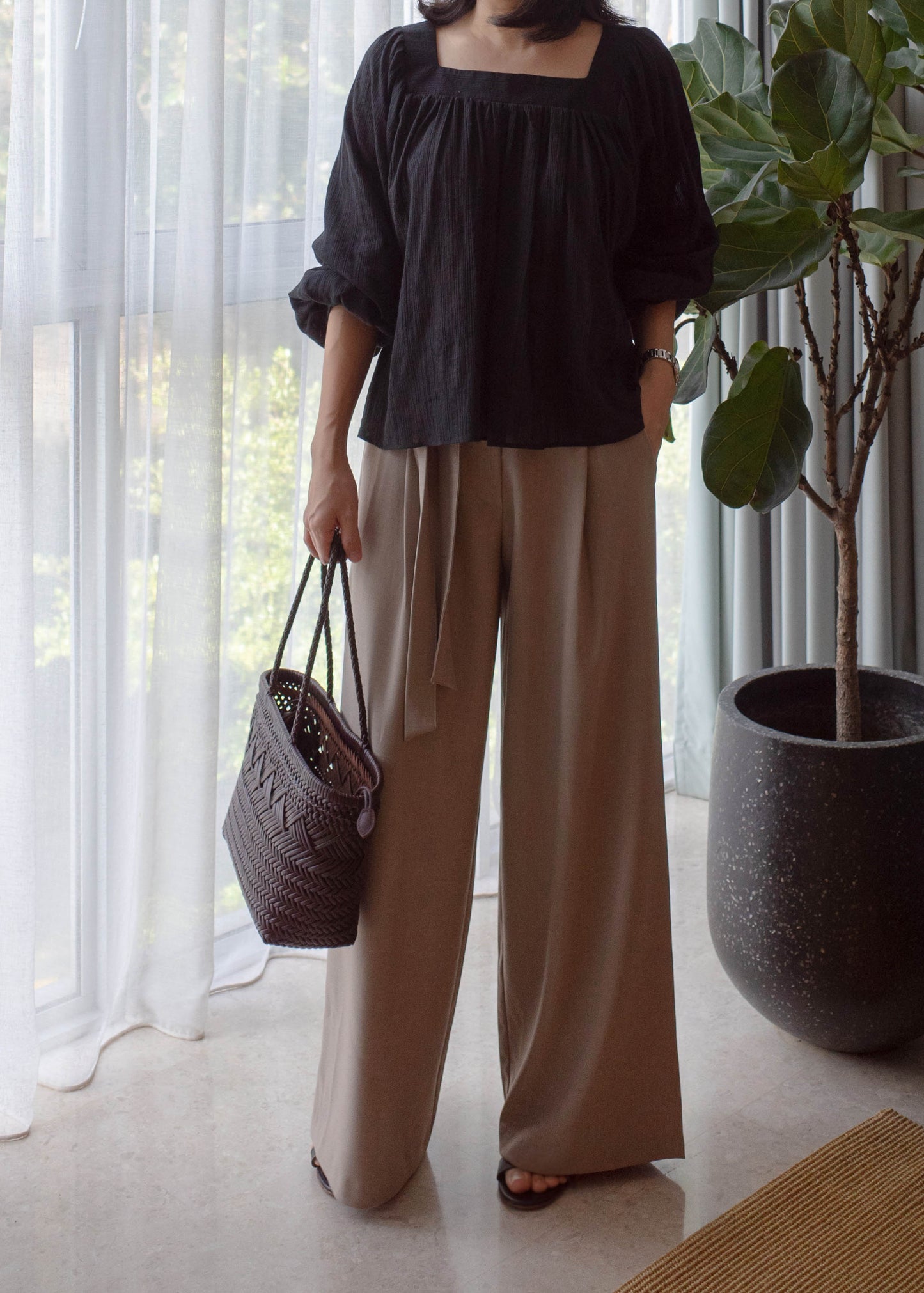 Balloon square neck blouse