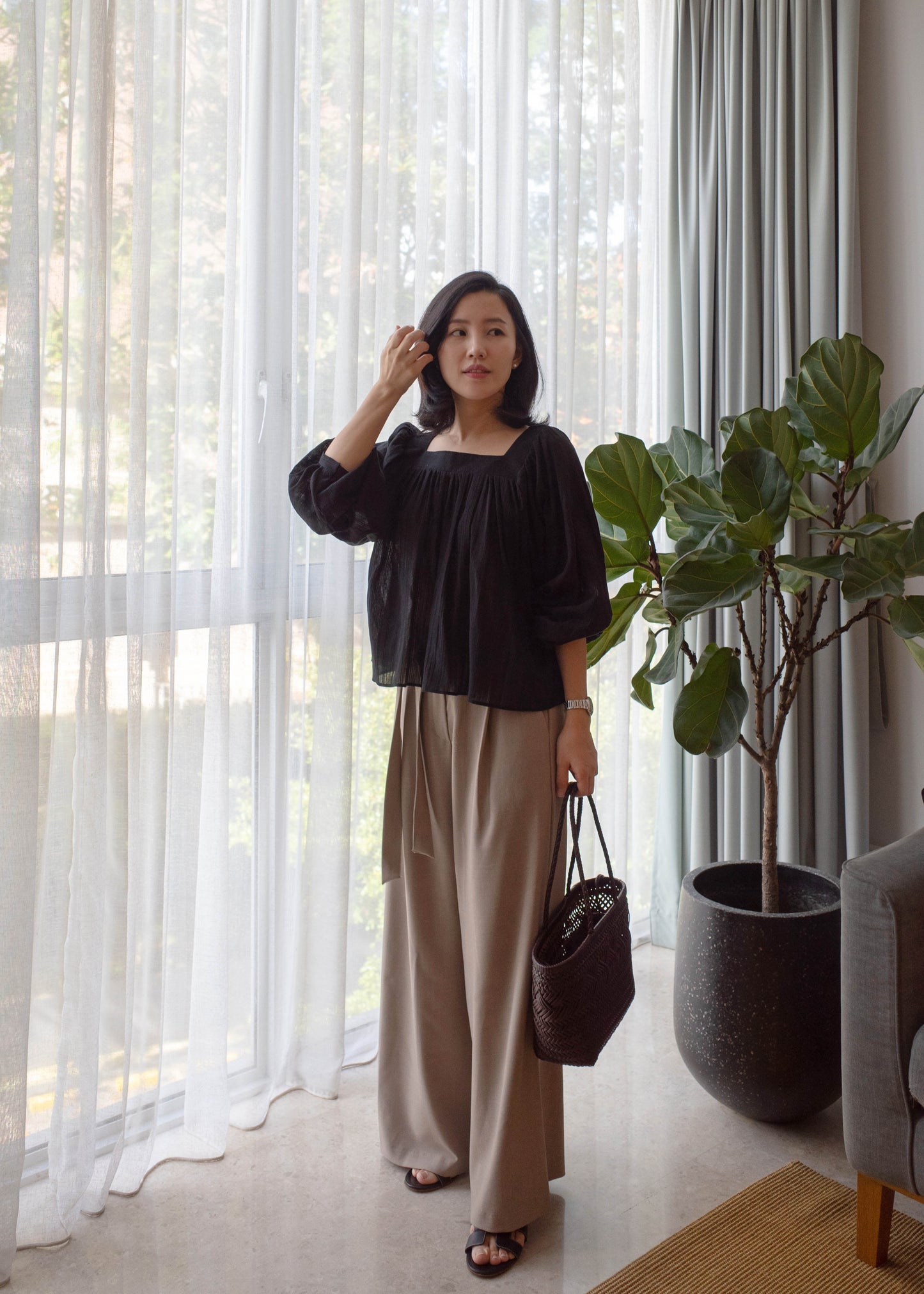 Balloon square neck blouse