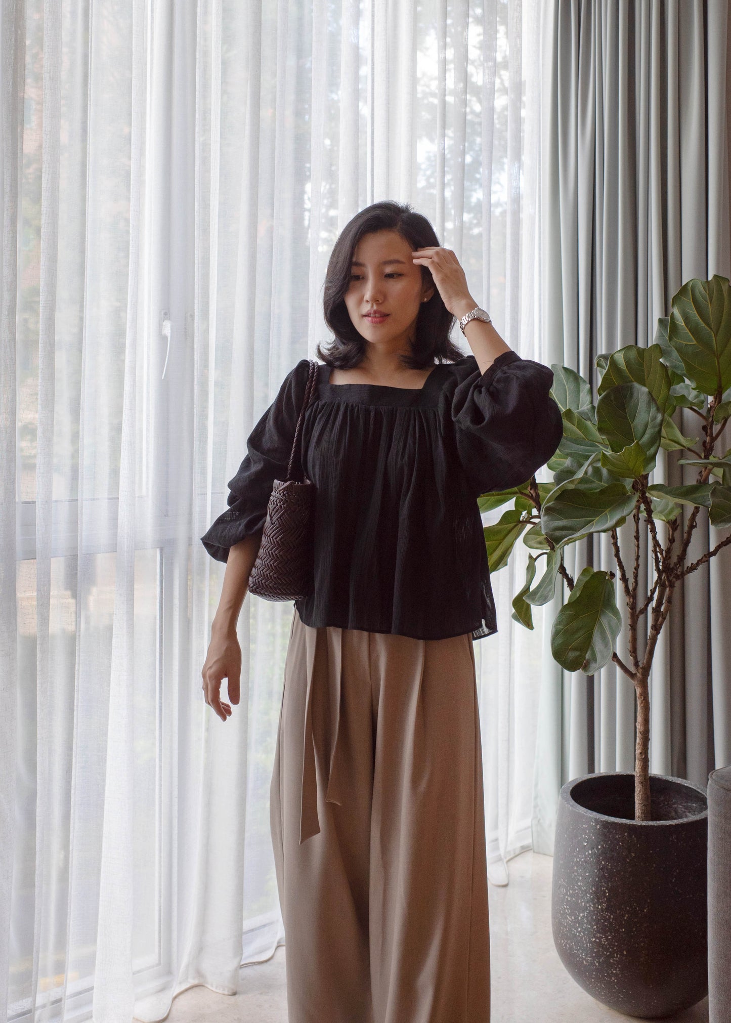 Balloon square neck blouse