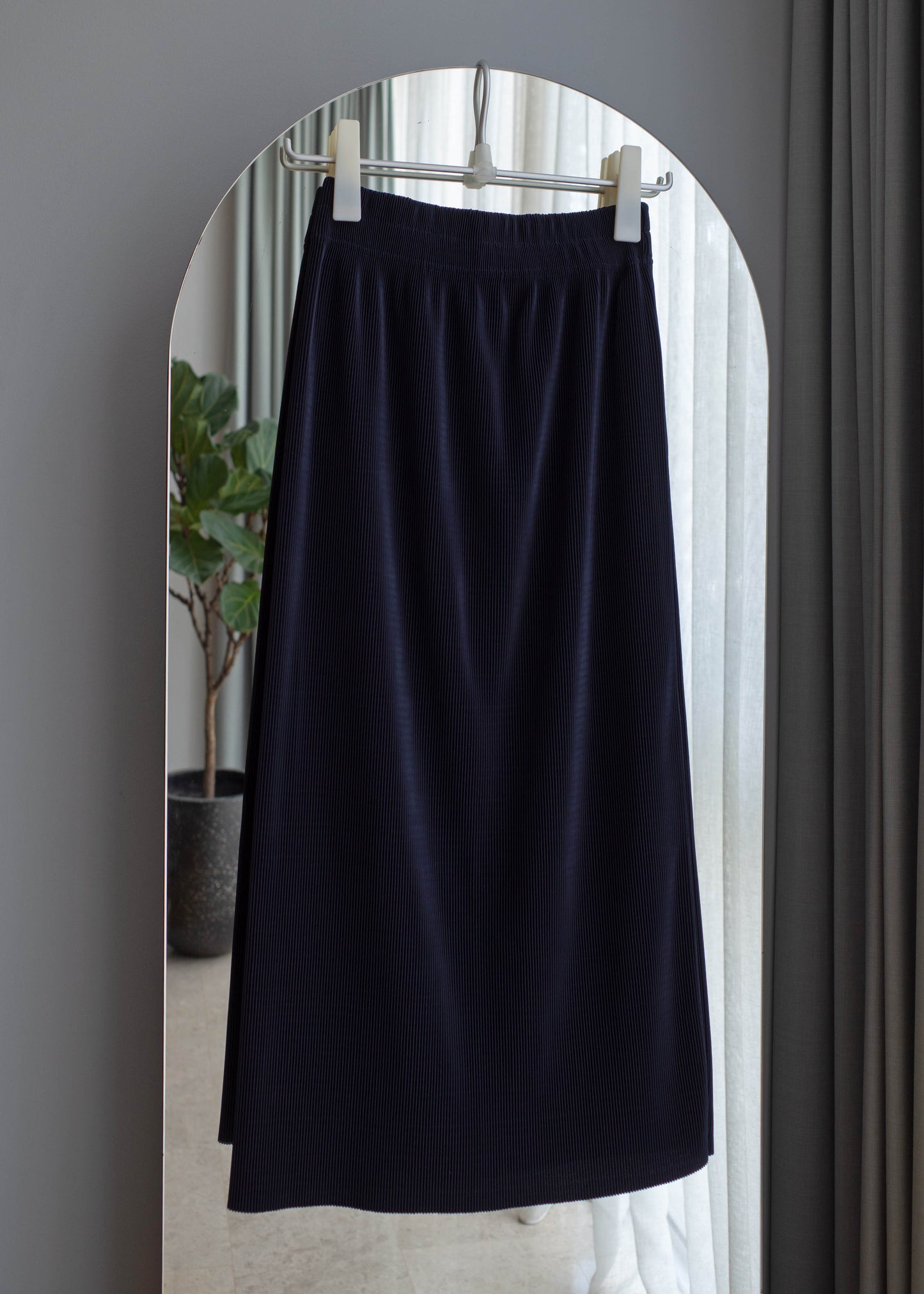 Pleats long skirt