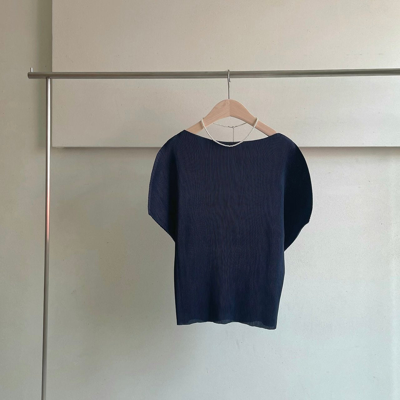 Shawl set pleats blouse