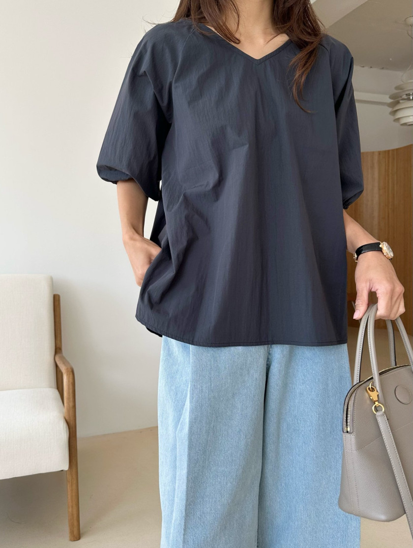 V neck puff sleeves blouse