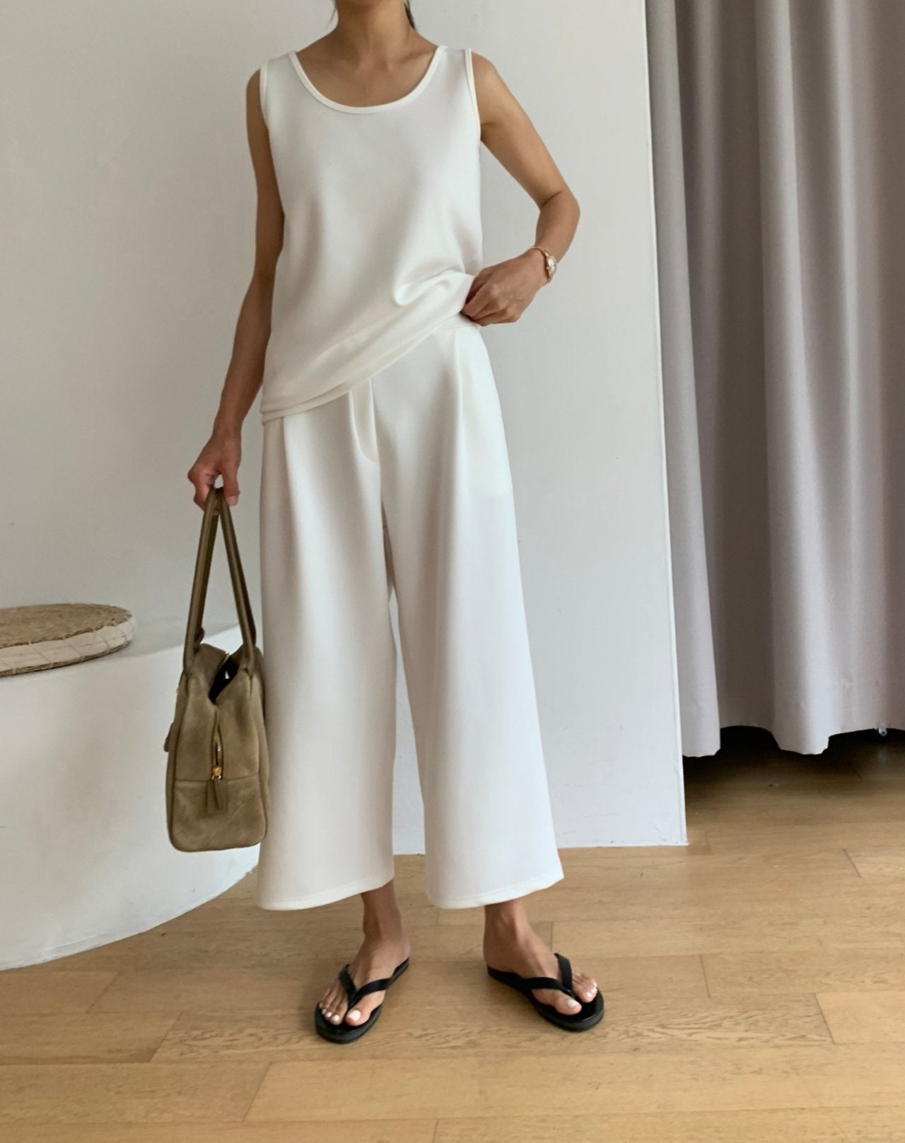 Jelly sleeveless top
