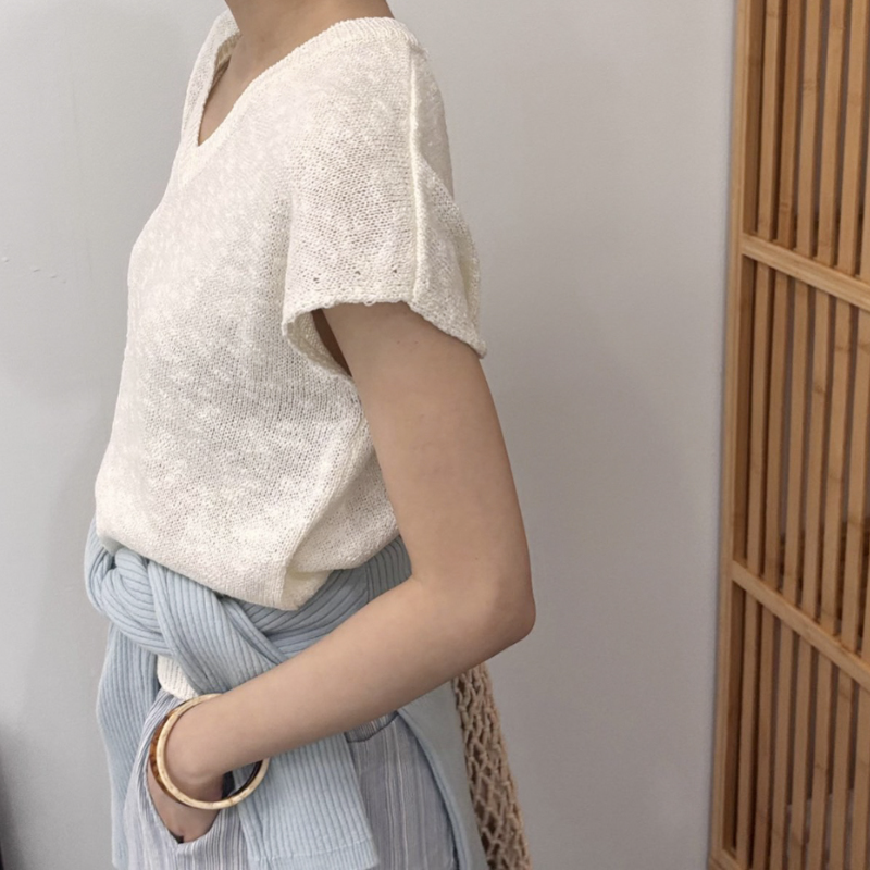 V neck slub knit top