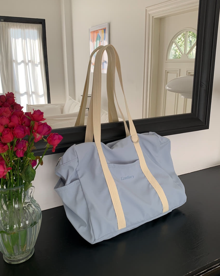 Nylon duffle bag