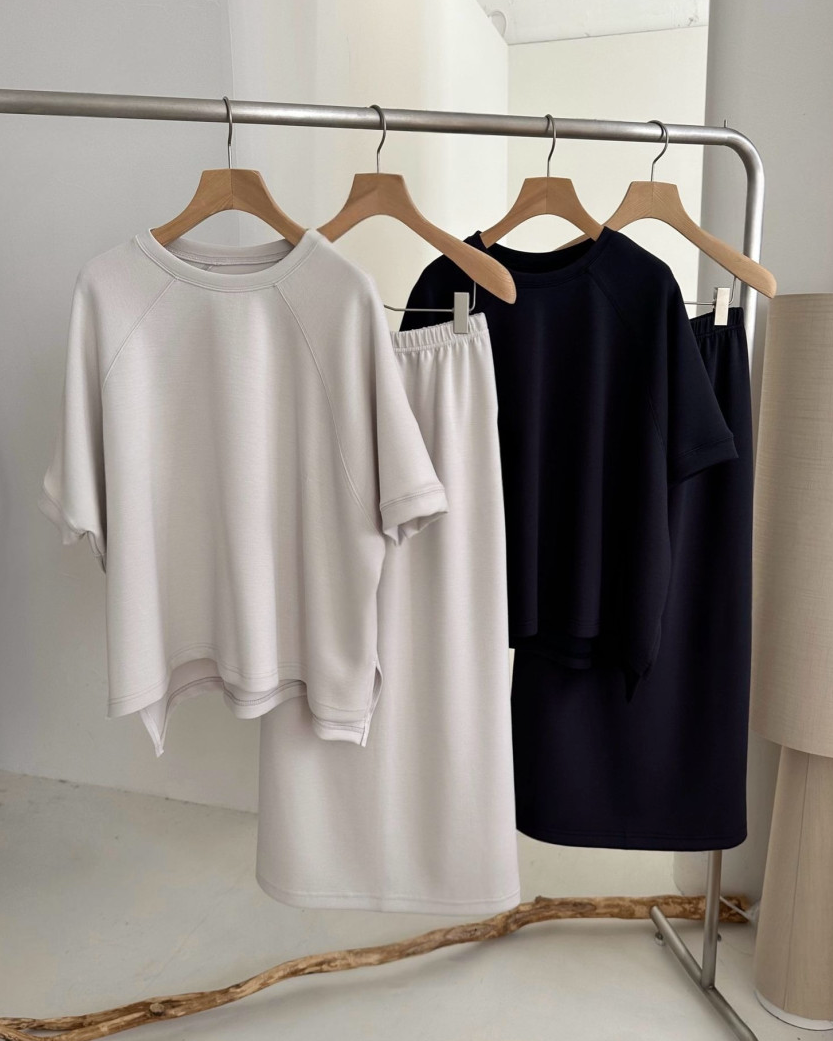 Raglan top & skirt set