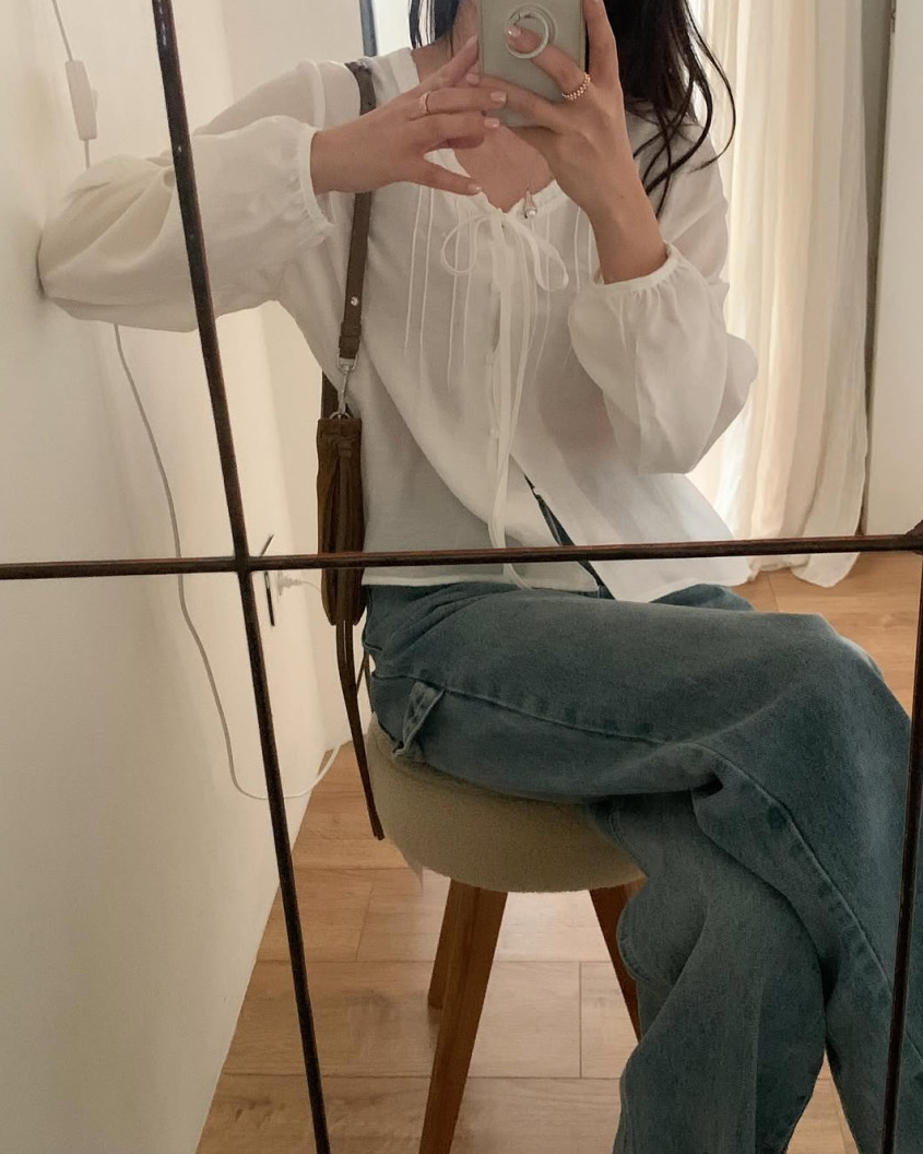 Lace neckline pintuck blouse