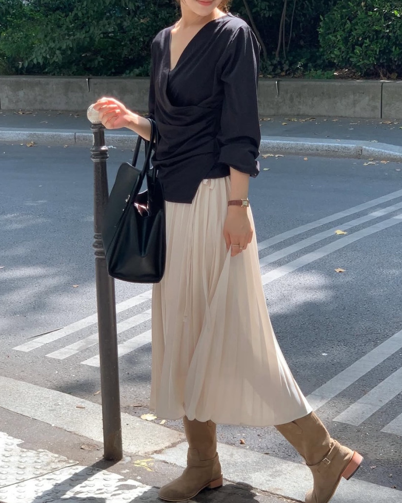 Accordion pleats skirt
