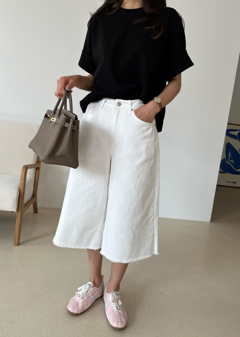 White denim bermuda pants