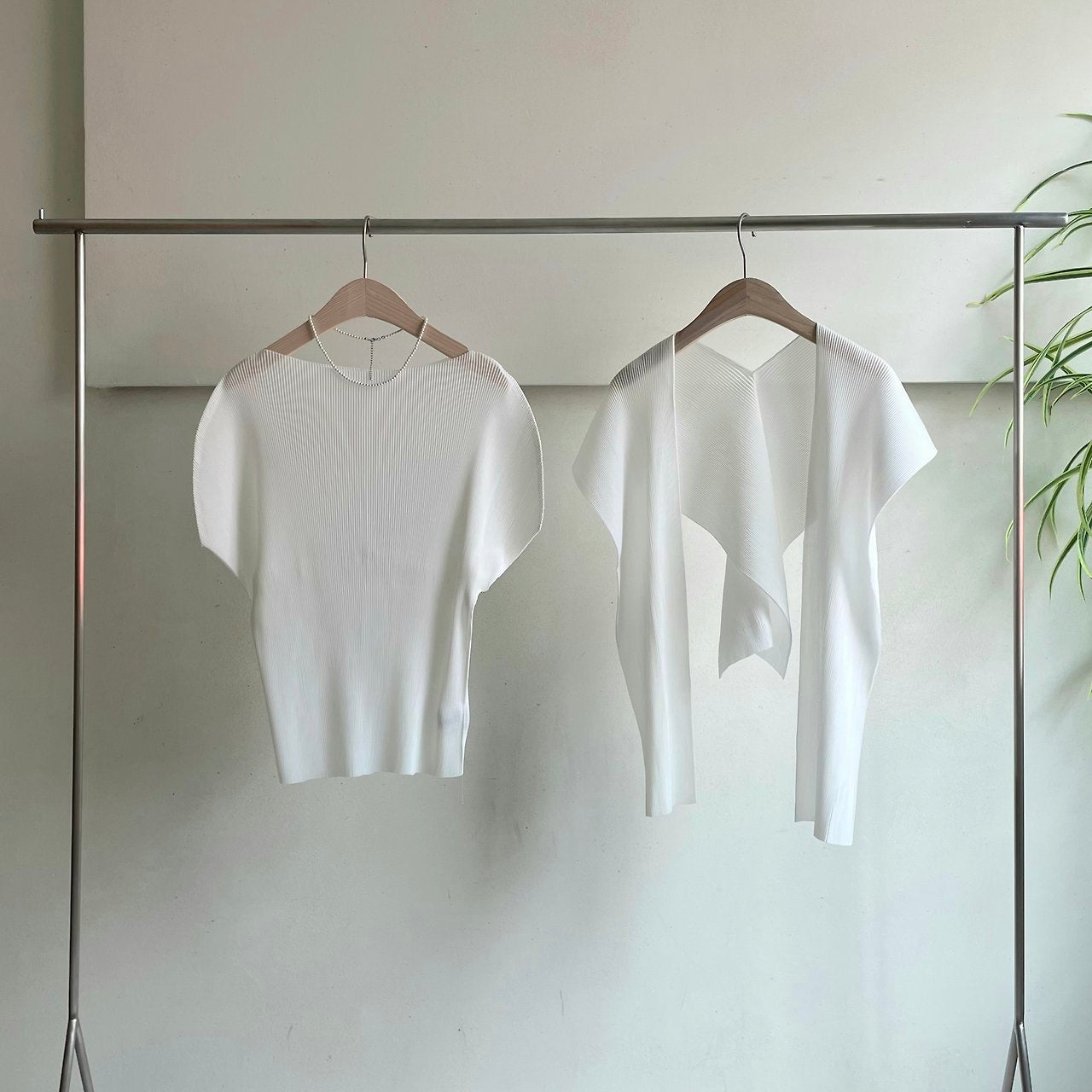 Shawl set pleats blouse
