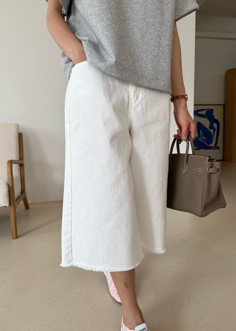 White denim bermuda pants