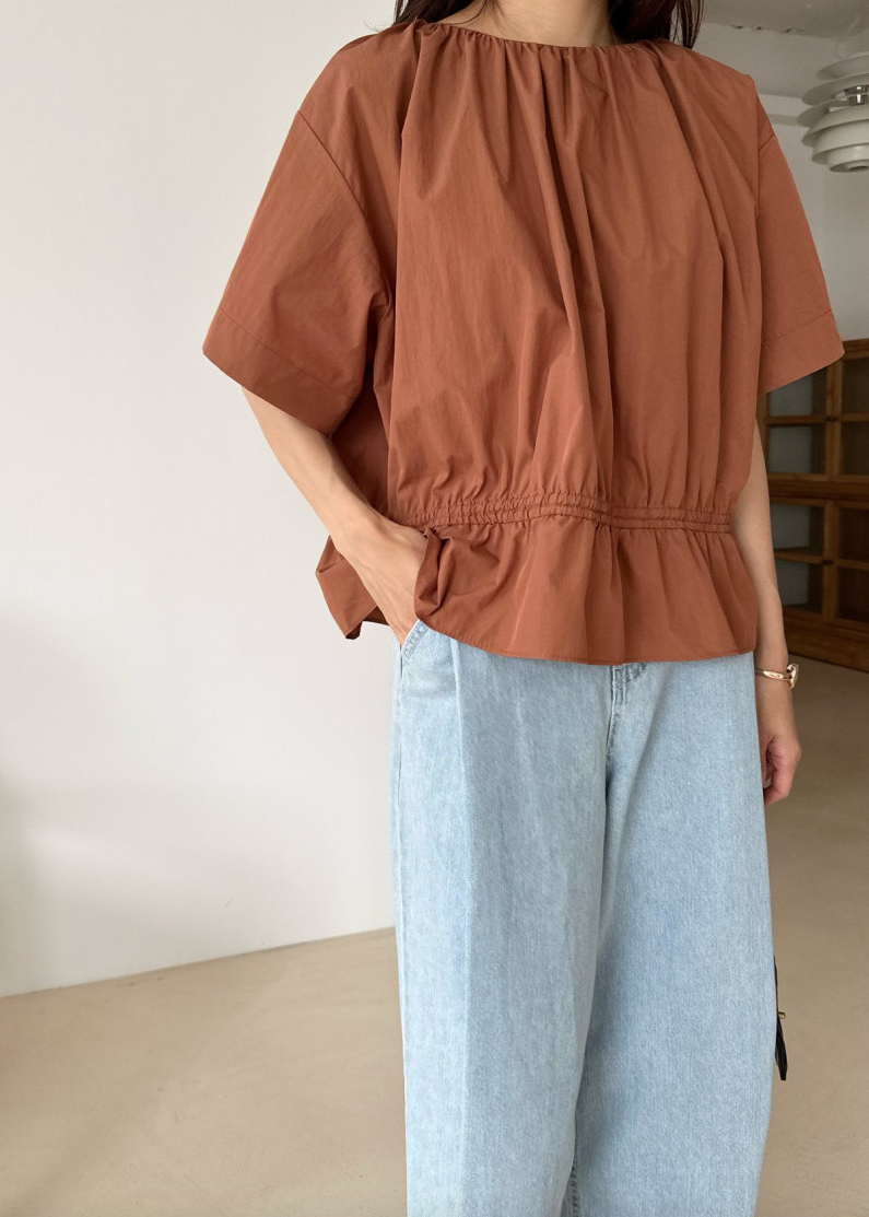 Shirring neckline blouse