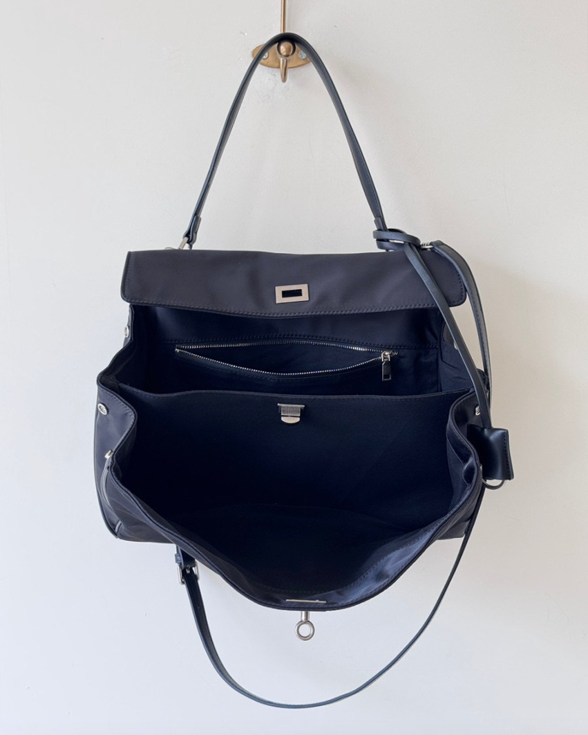 Nylon buckle bag
