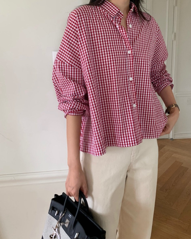 Small checkered cropped shirt