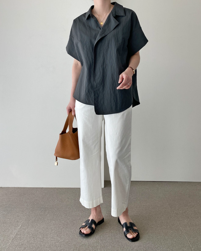 Nylon collar blouse