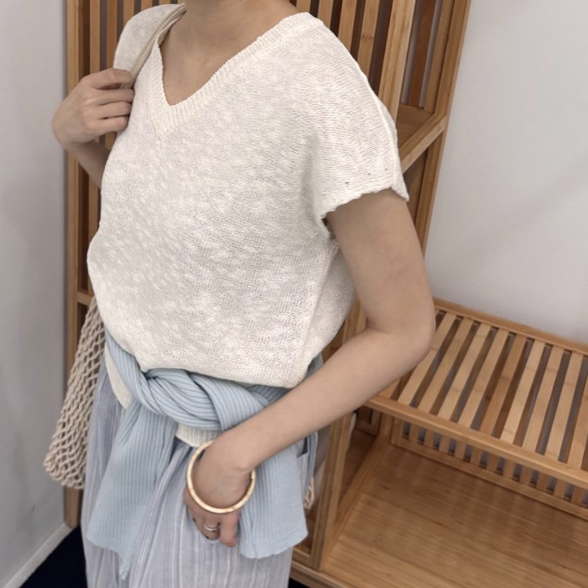 V neck slub knit top