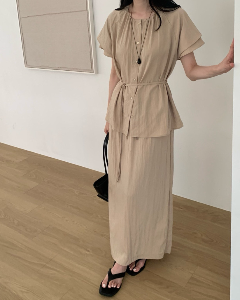 Wing sleeves blouse/ Skirt