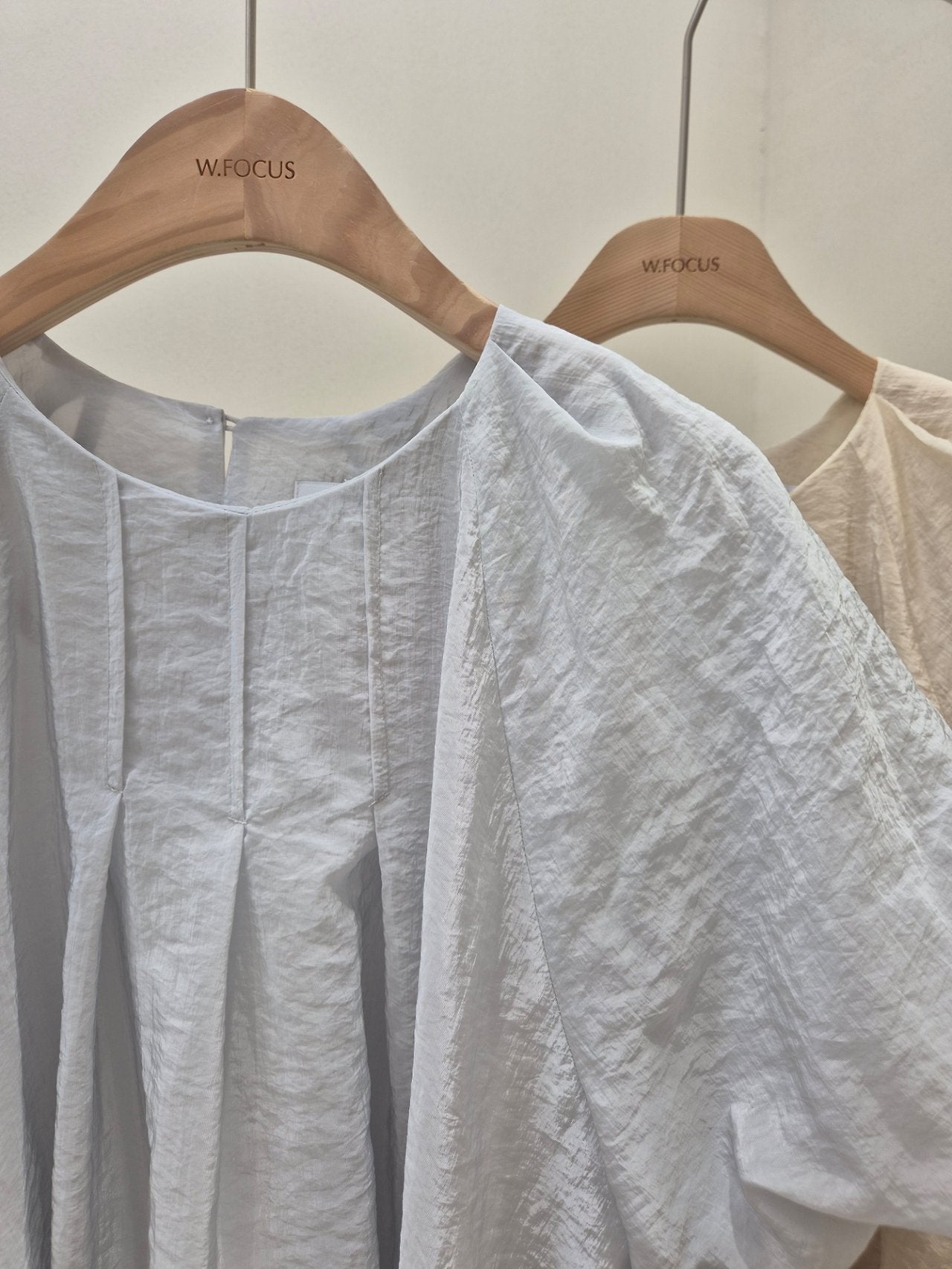 Flowing puff blouse