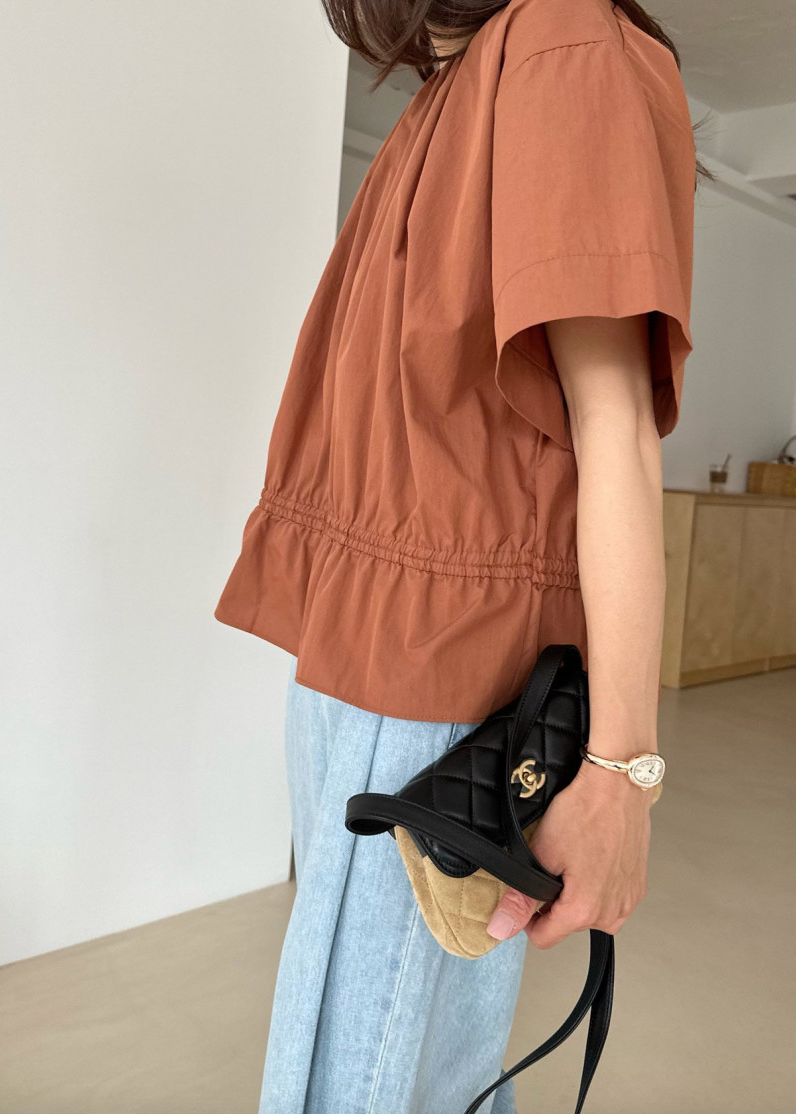 Shirring neckline blouse