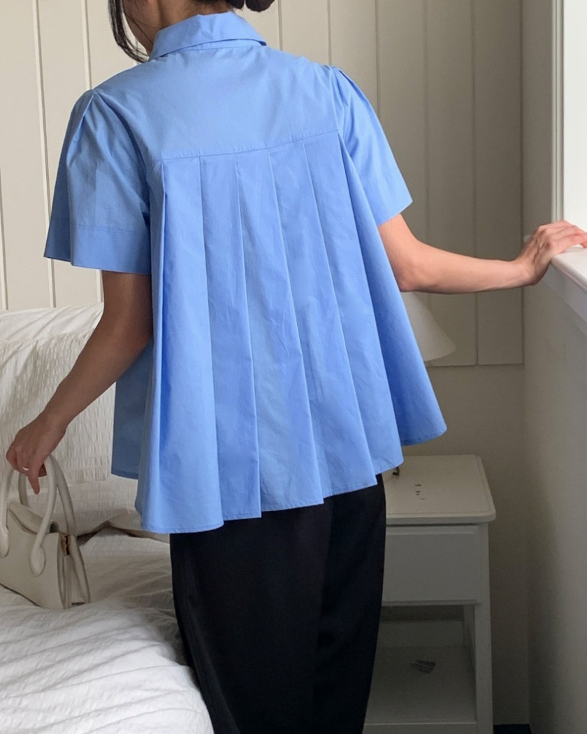Back pleats shirt