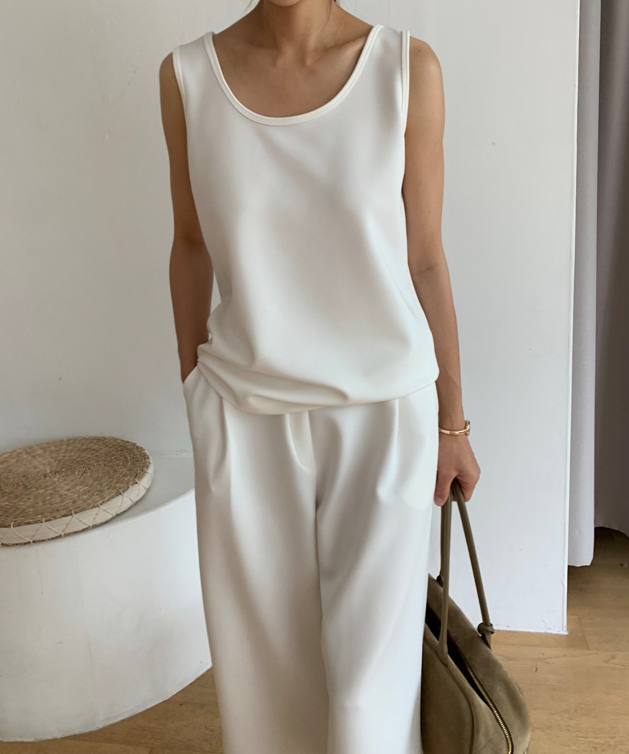 Jelly sleeveless top