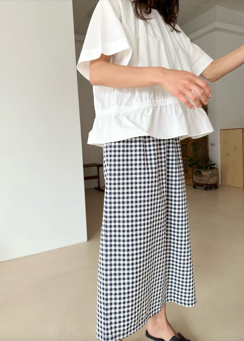 Shirring neckline blouse