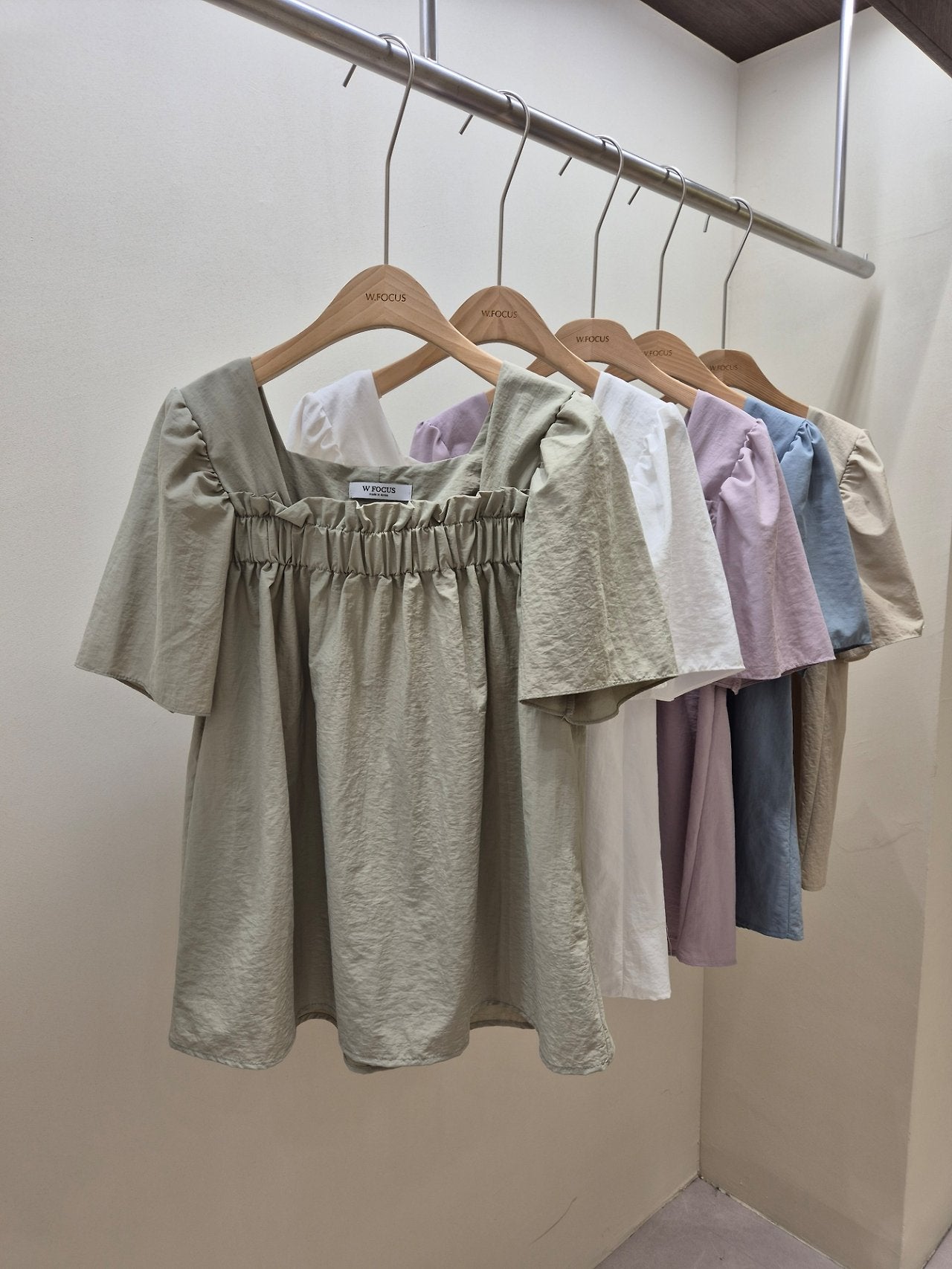 Nylon shirring blouse