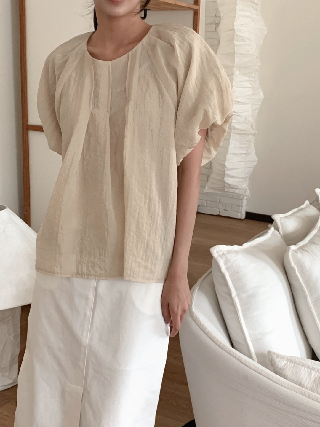 Flowing puff blouse