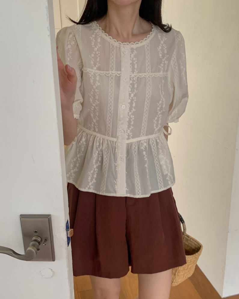 Lulu lace blouse