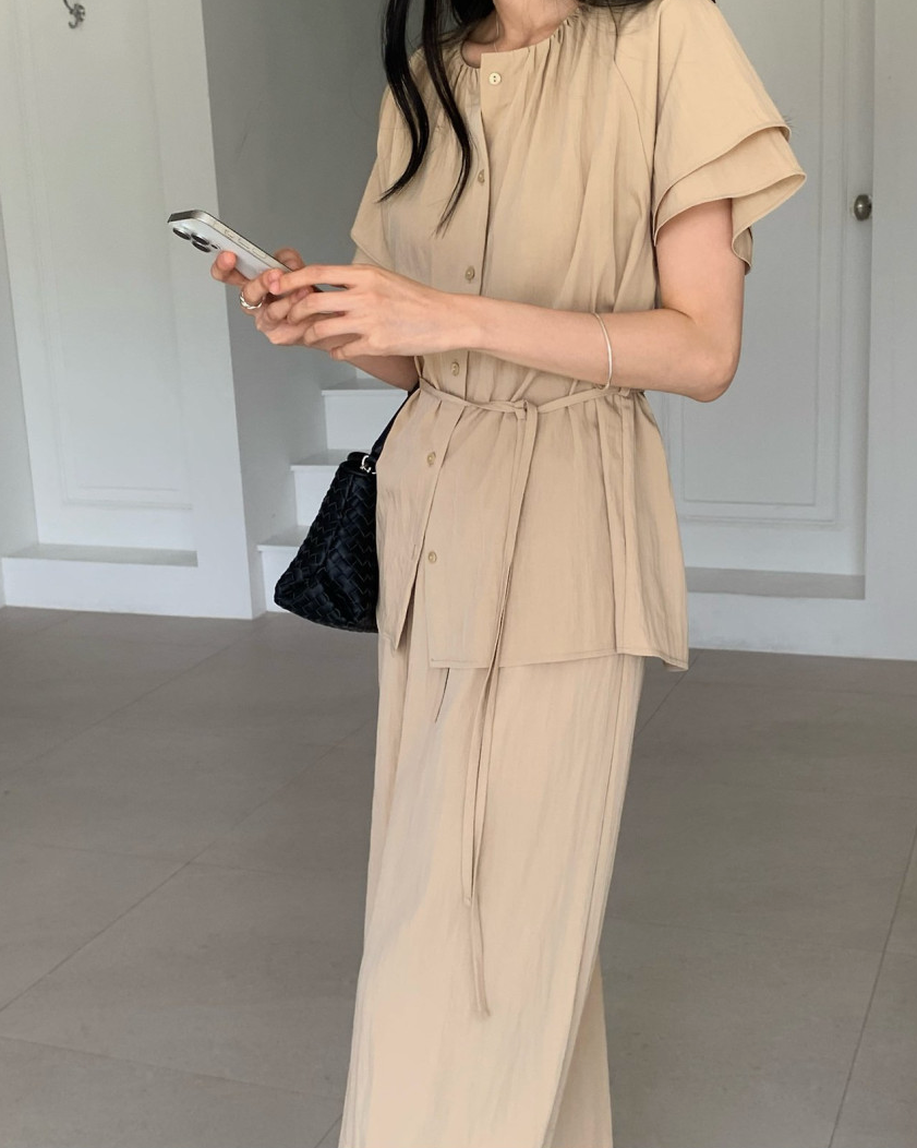 Wing sleeves blouse/ Skirt