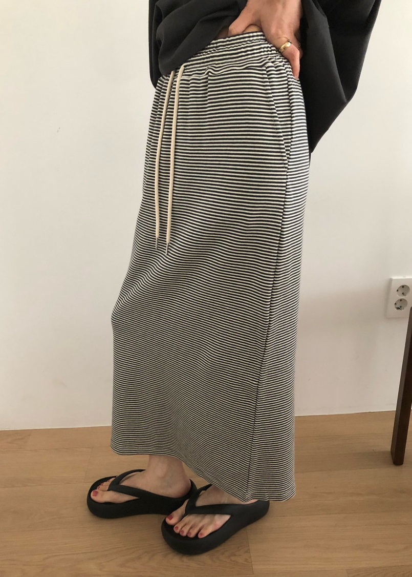 Ribbed long skirt