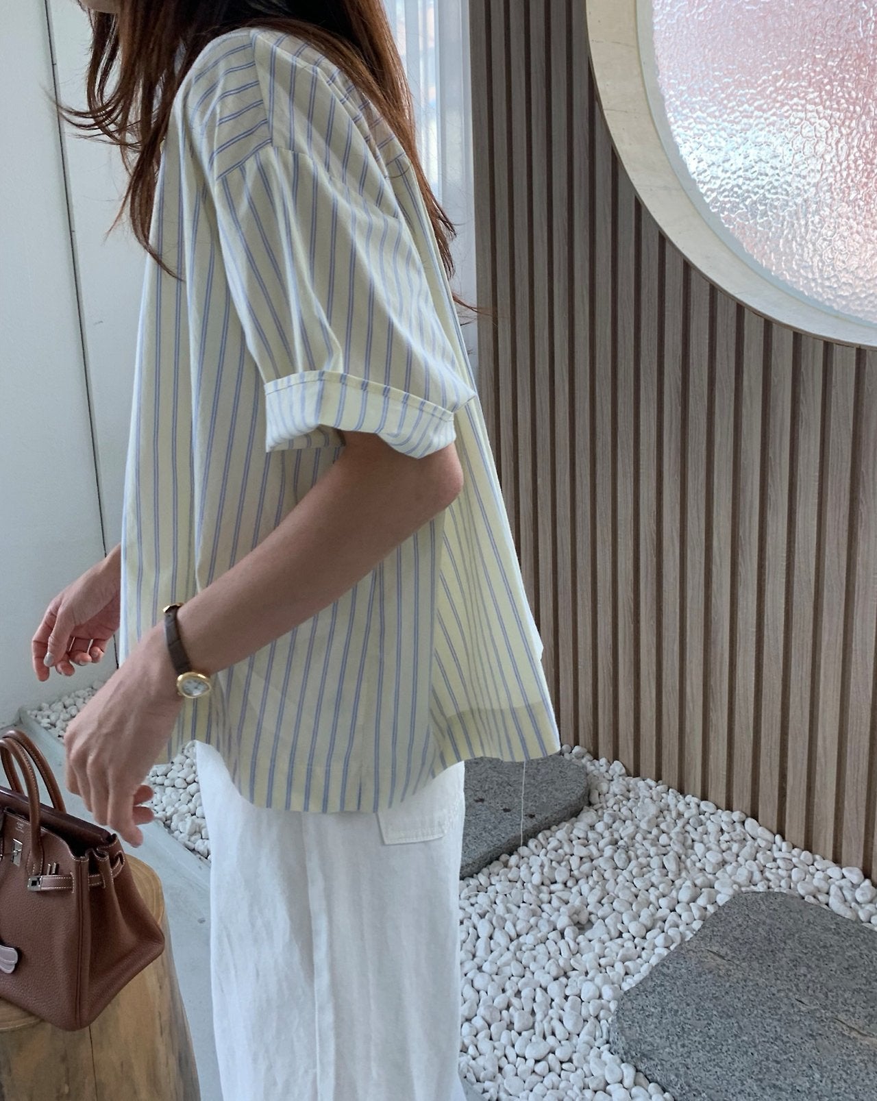 Semi cropped striped shirt