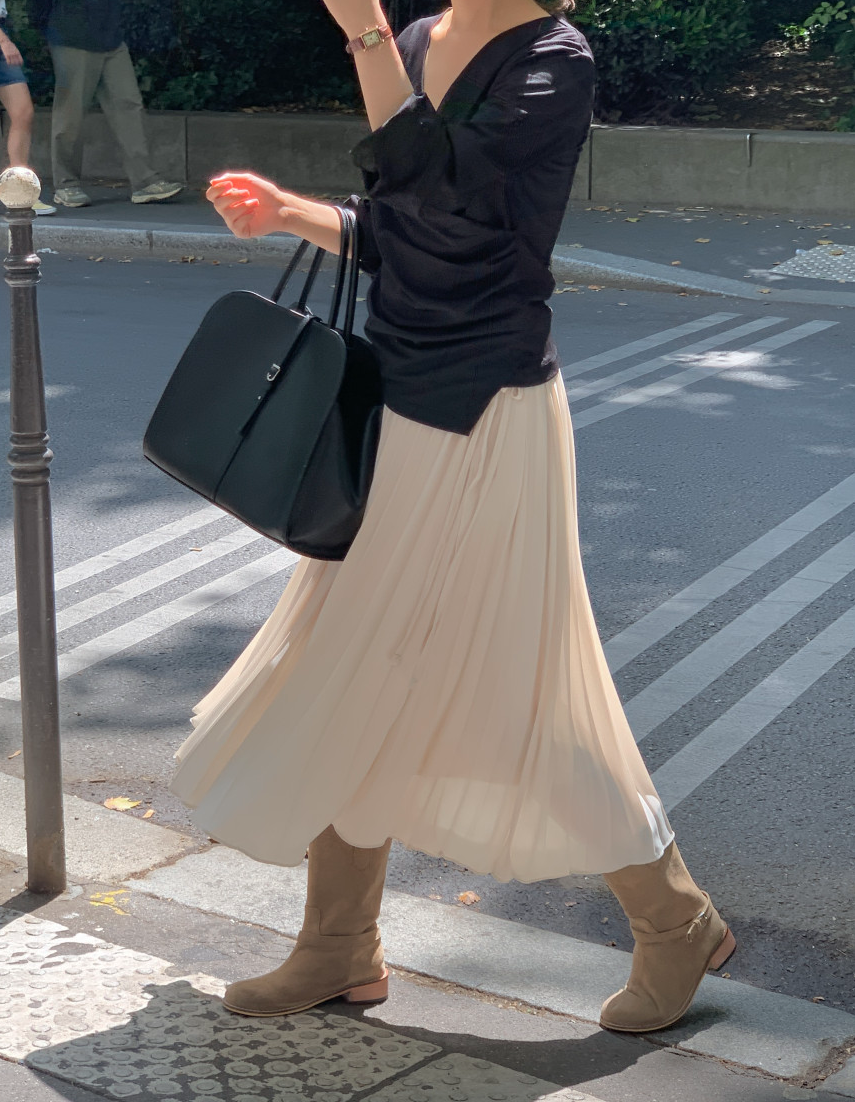 Accordion pleats skirt