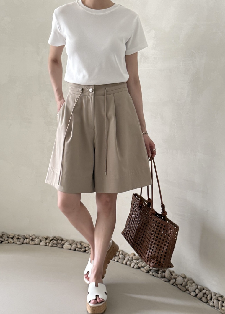 Eyelet shoulder bag