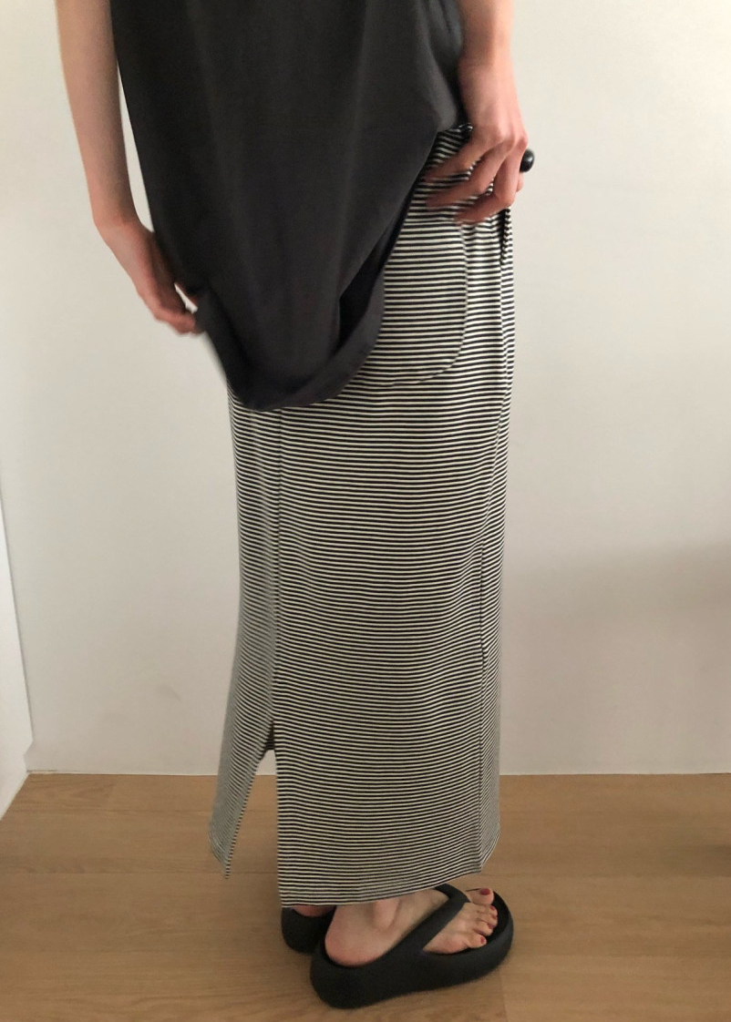 Ribbed long skirt