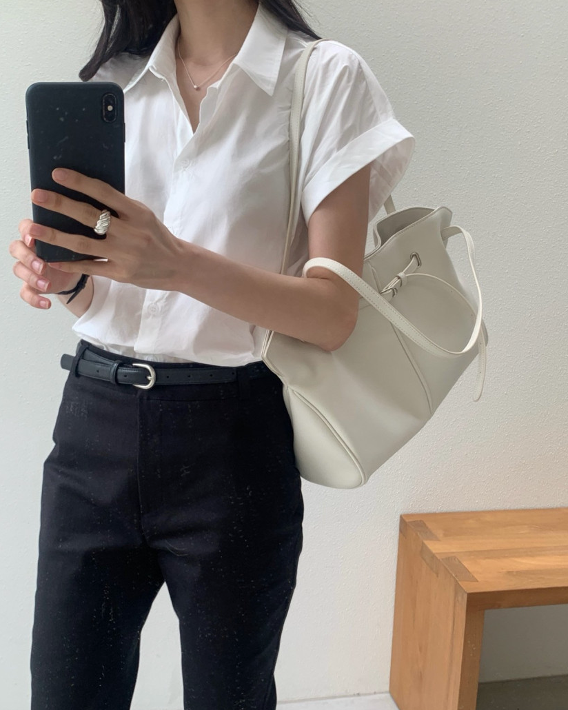 Rolled-up cap sleeves shirt
