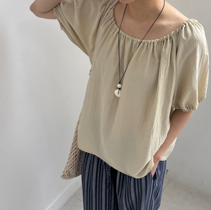 Rayon puff sleeve blouse