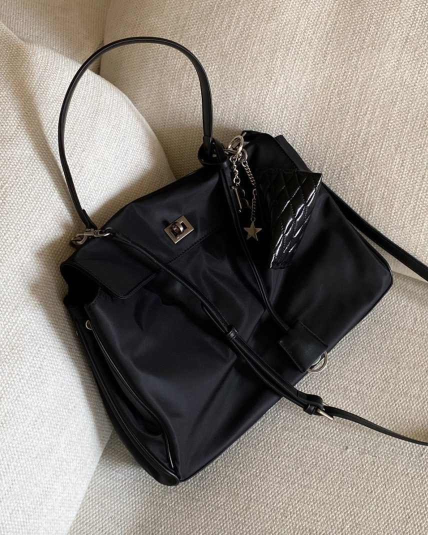 Nylon buckle bag