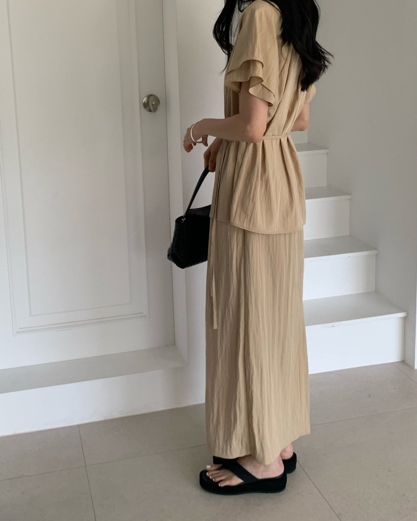 Wing sleeves blouse/ Skirt
